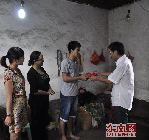 屏南供电：“阳光助学”在行动