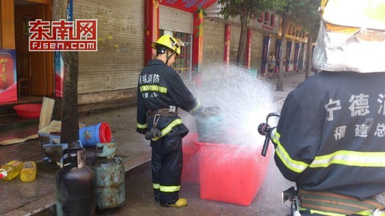 使用不当致煤气泄漏 蕉城某饭店液化气钢瓶着火