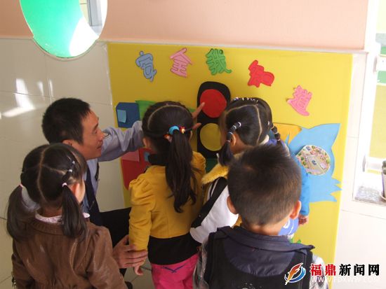 福鼎交管大队走进幼儿园开展“牵手平安行”活动
