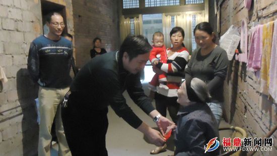 管阳镇：重阳慰问 情暖老人心