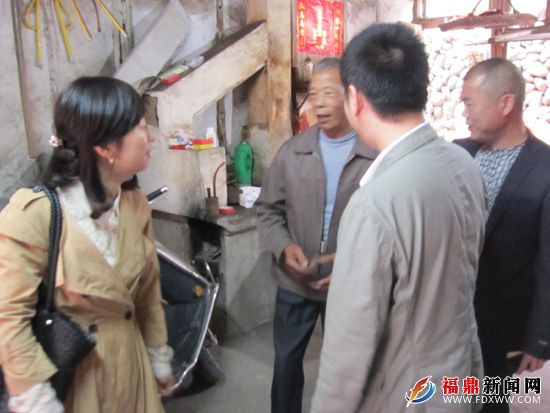共青团福鼎市委到挂点村走访慰问困难群众