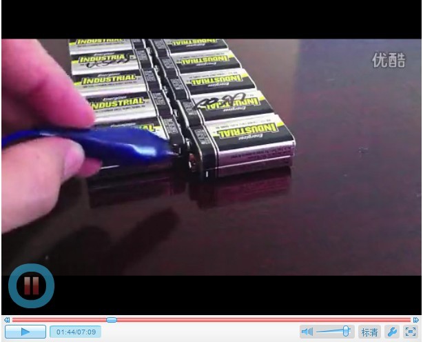 视频: 极客：威力无穷的244个9V连接电池