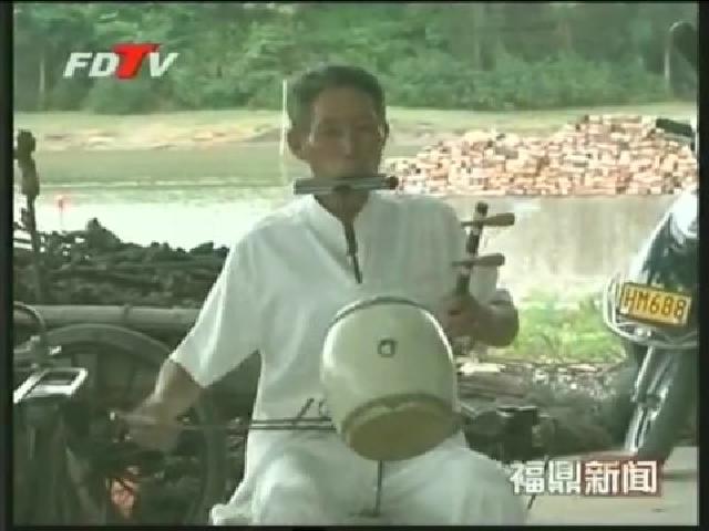 点头：活跃在纳凉点的“一人乐队”