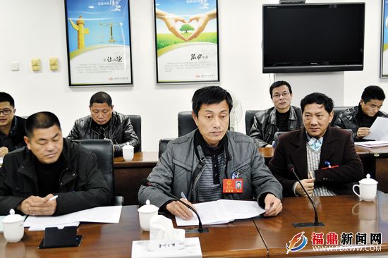 魏子定 中间.jpg