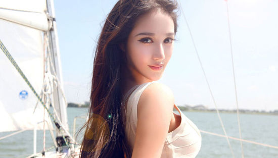 理工校花酷似李嘉欣范冰冰 妖艳若“妲己”
