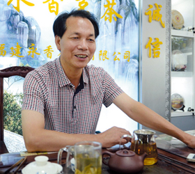 我为京城添上“白茶香” ——记北京福鼎白茶商会会长陈隆标