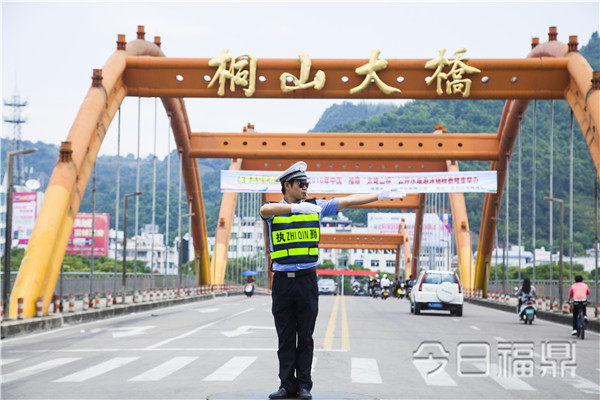 假日里，不管你在哪里，他们始终在这里坚守！