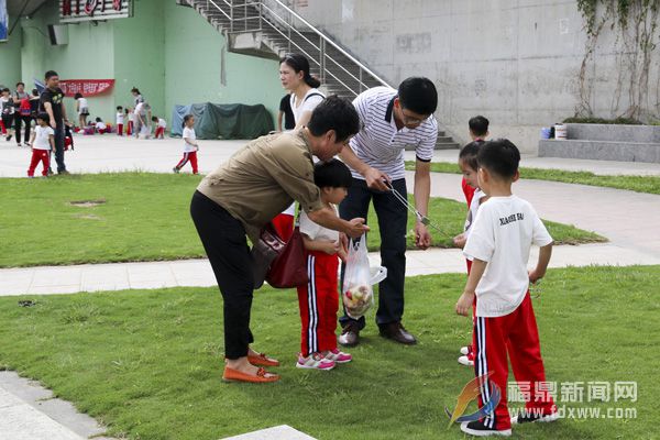 城市管理齐参与｜大手拉小手，靓化福鼎齐参与