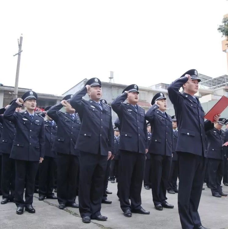 从“橄榄绿”到“警察蓝”，福鼎边防集体换装！