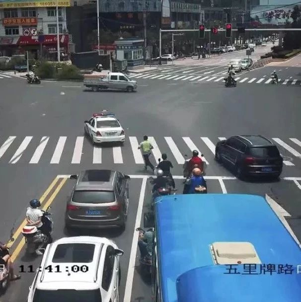 争分夺秒！福鼎交警开道护送初生婴儿紧急就医