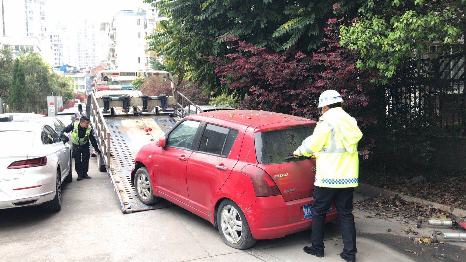 福鼎交警全面排查清理“僵尸车”