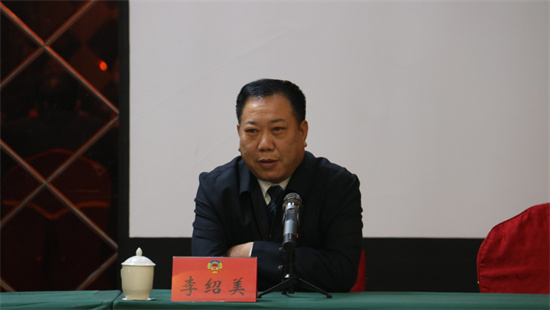 李绍美参加政协委员分组讨论