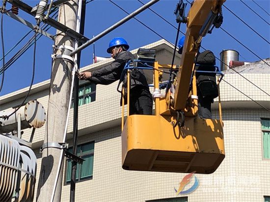 点头镇：全面检修路灯迎新年