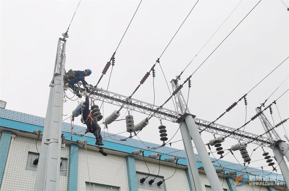 市供电公司：特巡消缺 守护元宵节安全用电