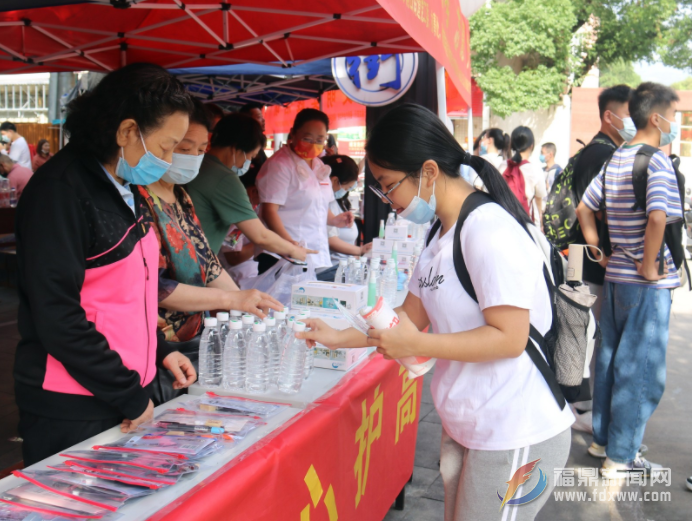 高考拉开大幕 我市2886名考生走进考场