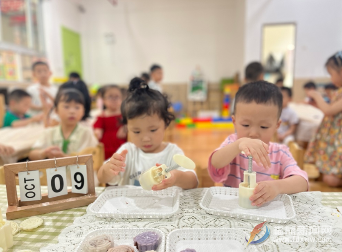 城东幼儿园举办“浓浓中秋意，团圆月饼香”主题活动