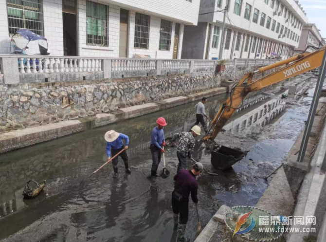 店下：开展河道清淤疏浚 改善水生态环境