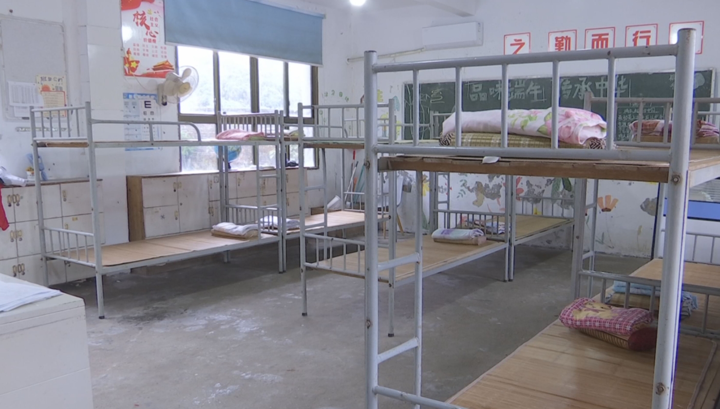 店下镇备足物资 密织防汛防台安全网
