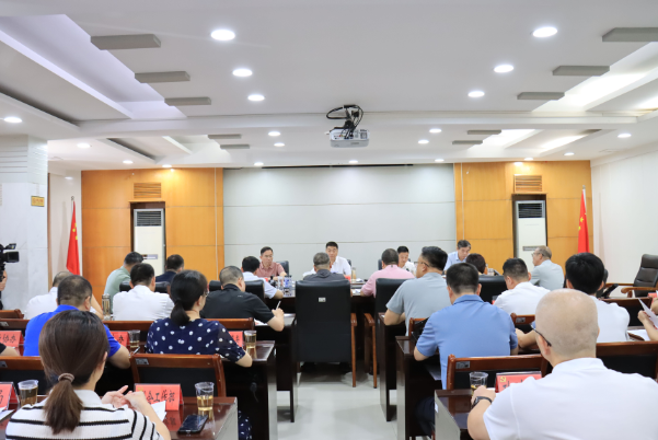 林青主持召开市委常委会会议