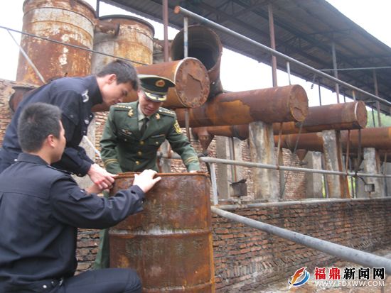 宁德沙埕边防派出所联合多部门取缔一家非法炼油厂 (2).jpg