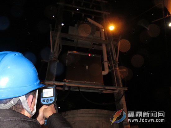 配电组人员正在对沙埕集镇粮站G005变红外测温.jpg