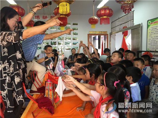 优秀传统艺术进校园 (1).jpg