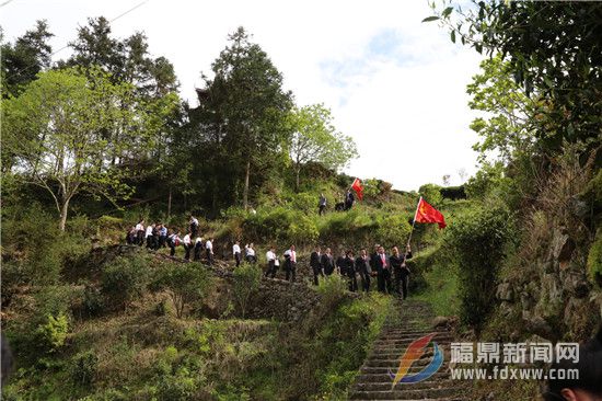 到下党乡重走习总书记扶贫之路 (2).jpg