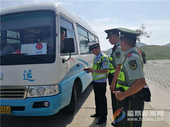 福鼎交警圆满完成国庆中秋安保任务 (1).jpg