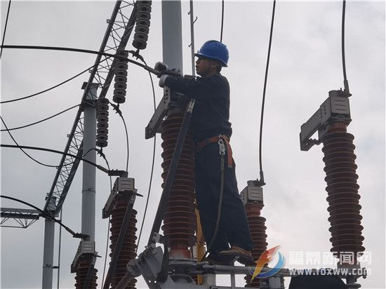 国网福鼎市供电公司：设备消缺　确保“五一”可靠供电.jpg